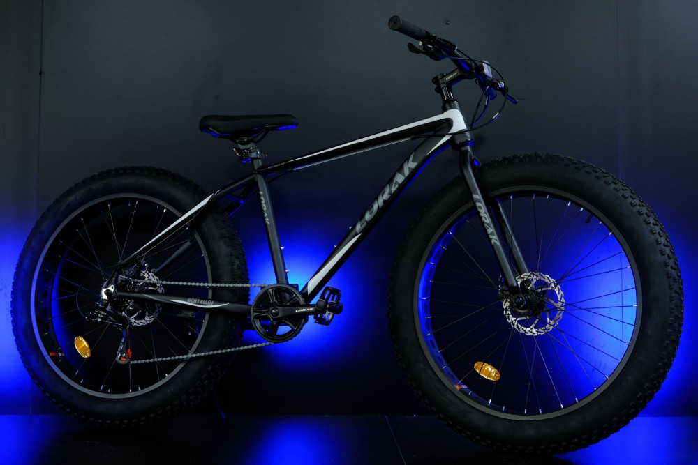 LORAK FAT Safe 26 Матовый Чёрный/Белый рама 19 (на рост 171-182)